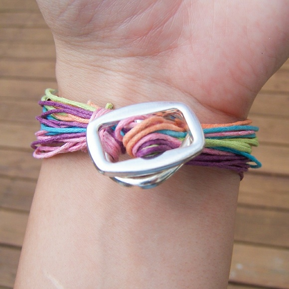 NWOT- Colorful Multi Strand Boho Toggle Bracelet - Picture 2 of 3